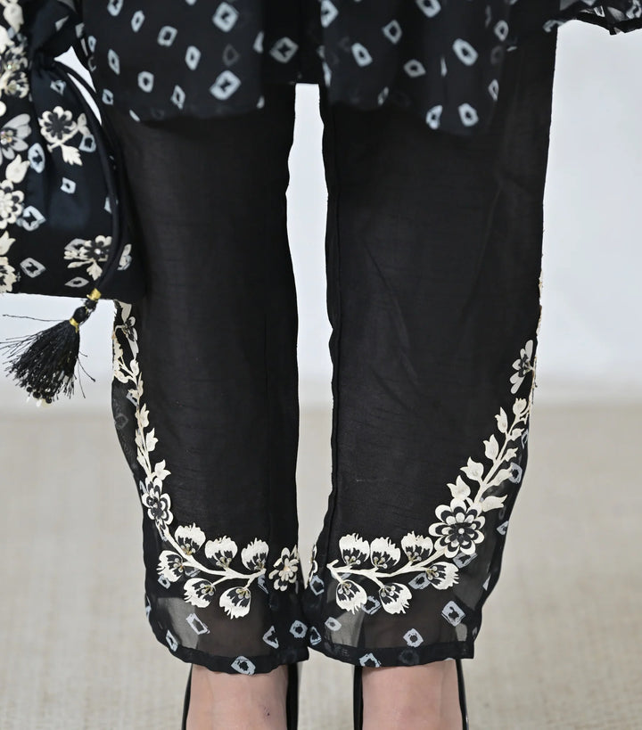 Monochrome Phool-Patti Bandhani Tunic Set With Embroidered Pants