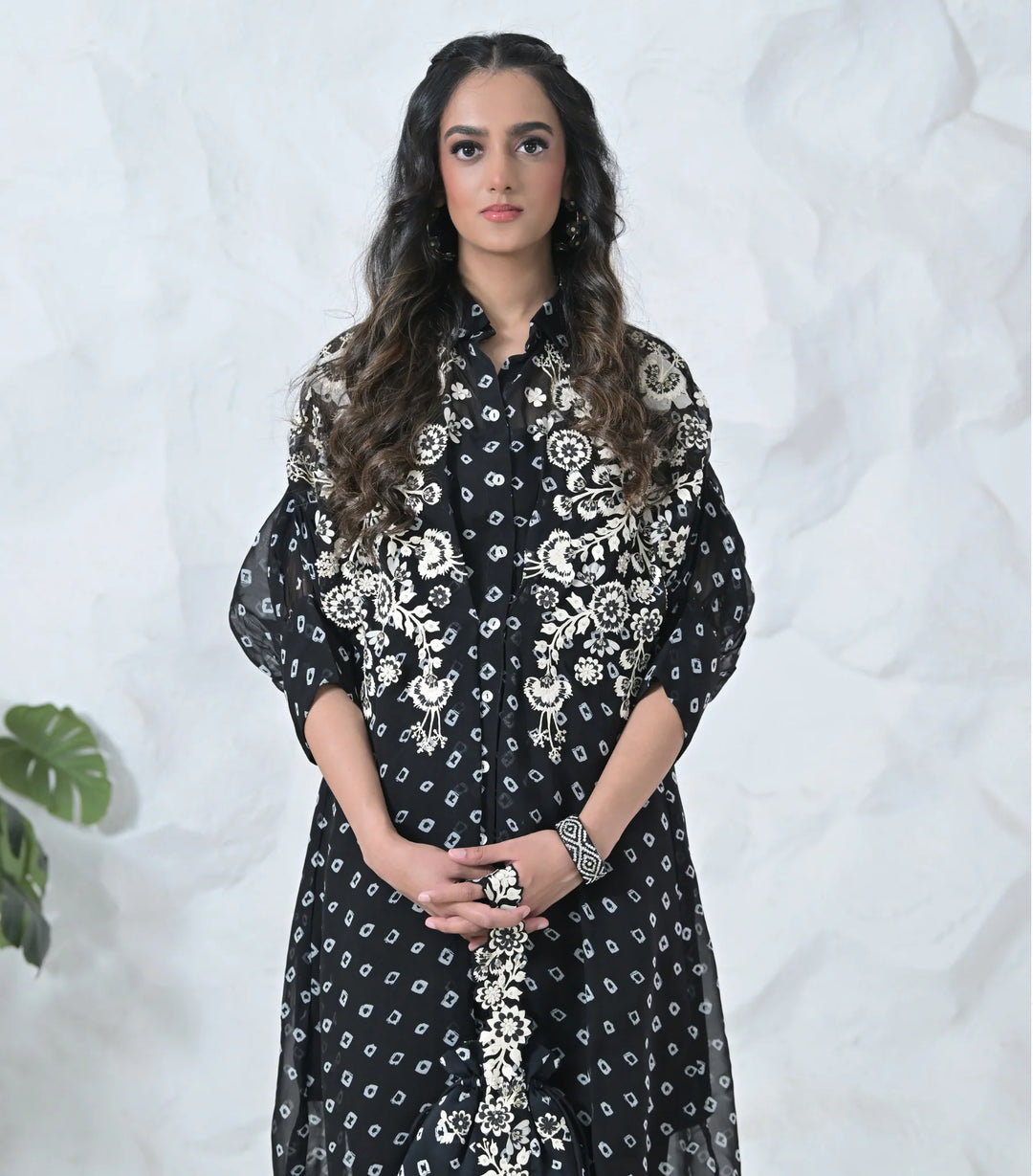 Monochrome Phool-Patti Bandhani Tunic Set With Embroidered Pants