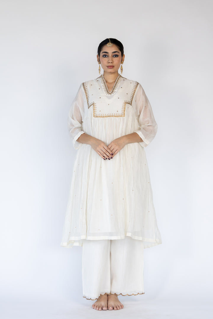 farah yoke kurta set