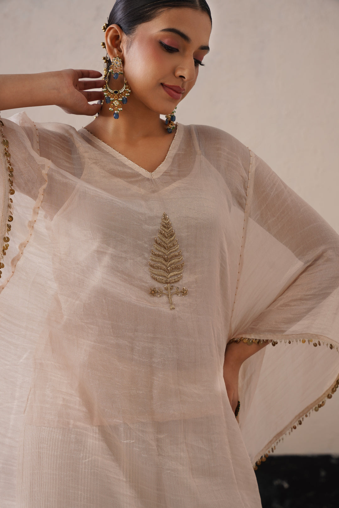 Dutch Ivory Oval Kaftan Set