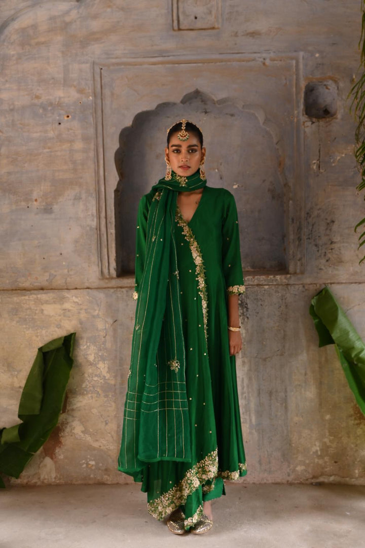 green cross over kurta set