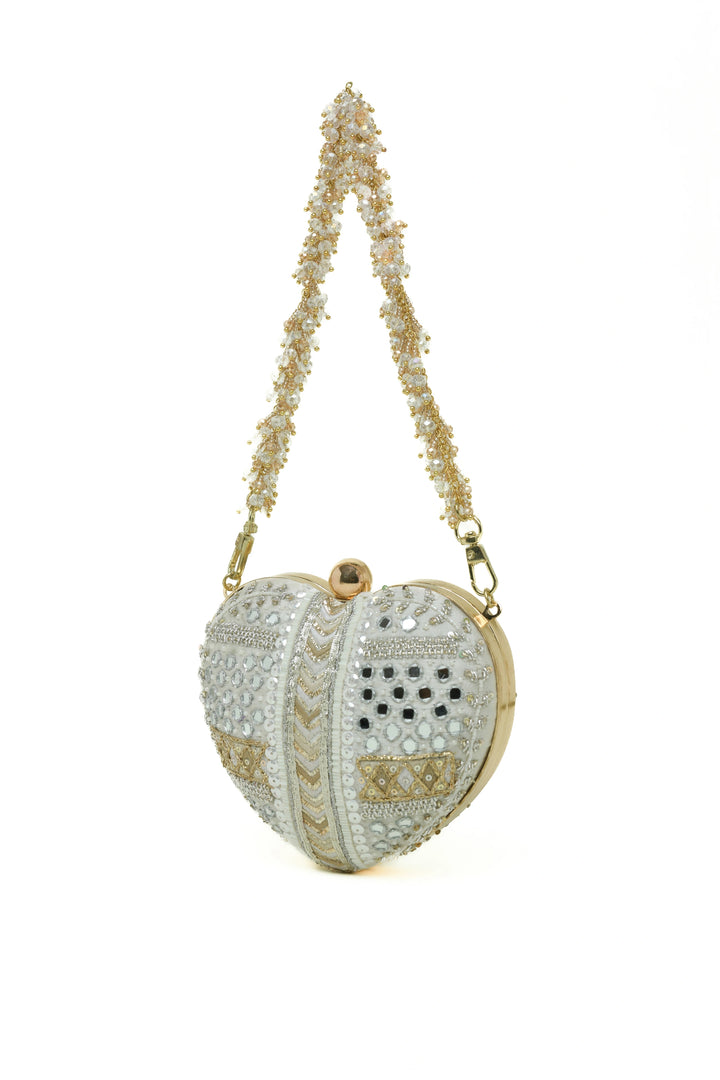 Manzar Heart Clutch – Ivory