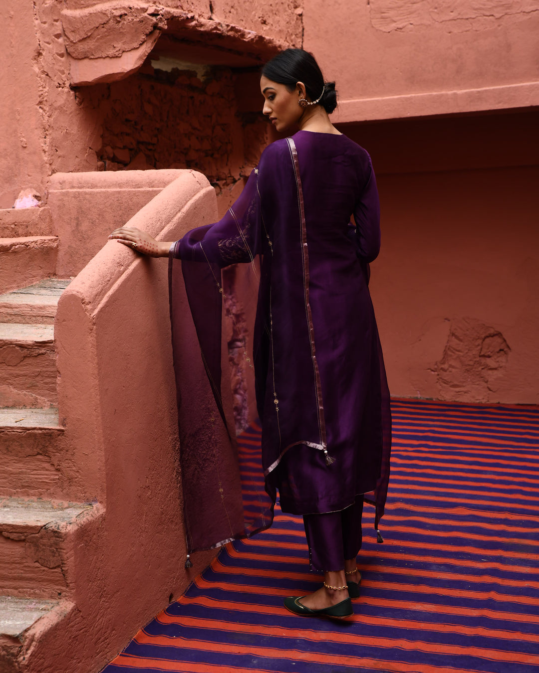 aubergine panelled straight kurta set