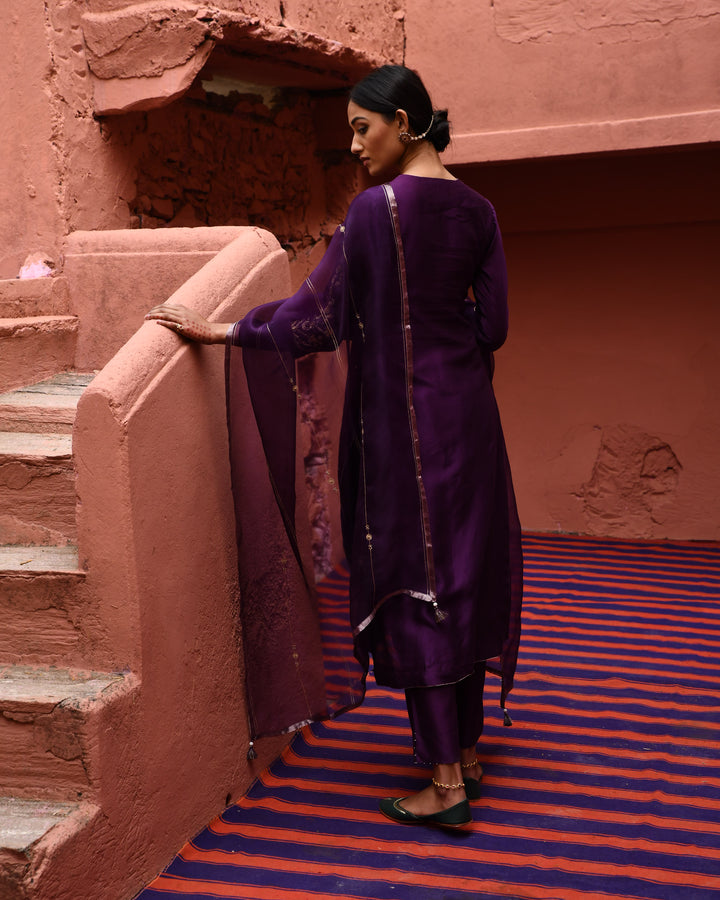 aubergine panelled straight kurta set