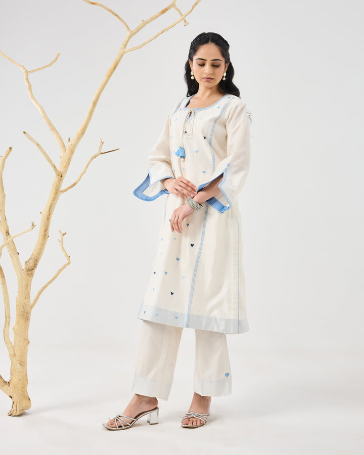 Dilzaah Solid Heart Aline Suit