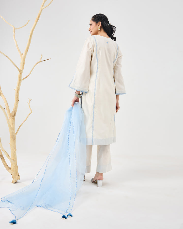 Dilzaah Solid Heart Aline Suit