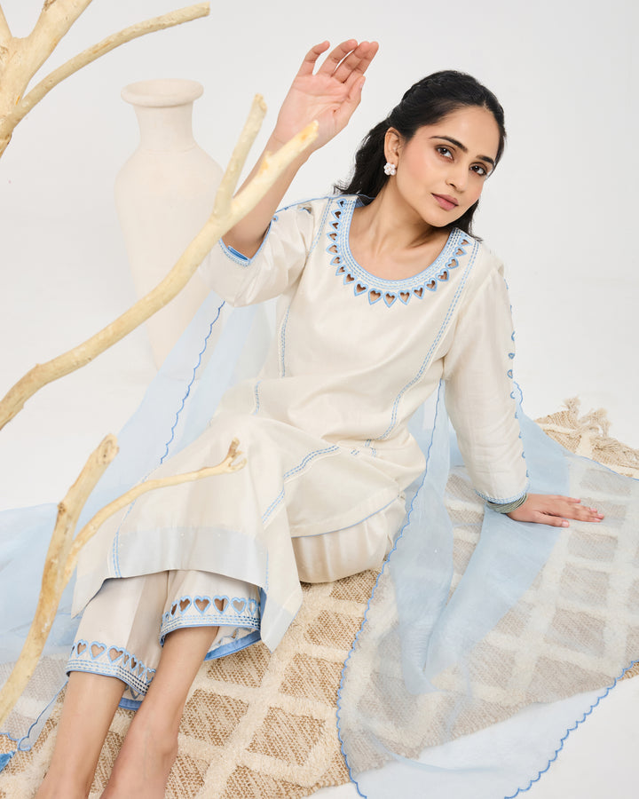 Dilzaah Cut Heart Straight suit