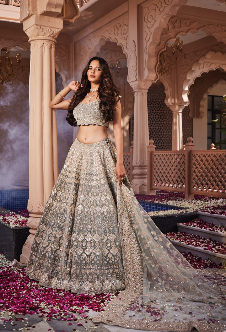 Eva Lehenga