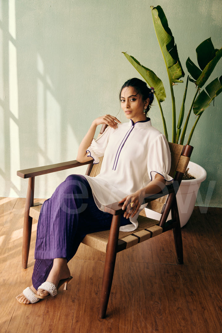 straight kurta with puff sleeve comes along with pleated pant