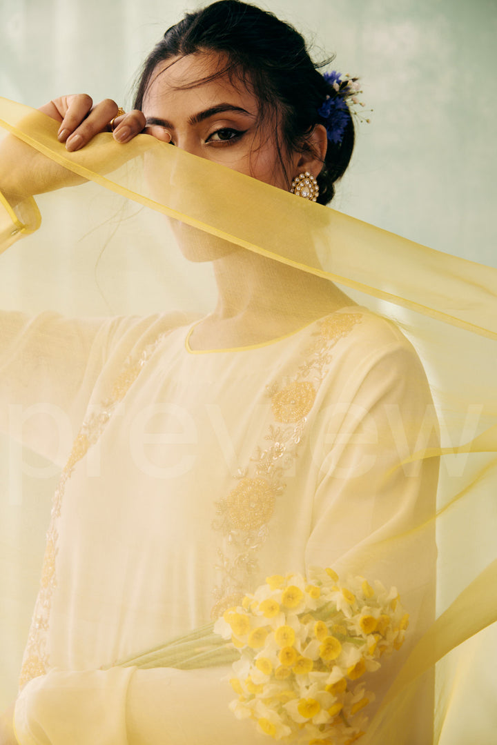 short shirt with side circular kali comes along with pleated pant