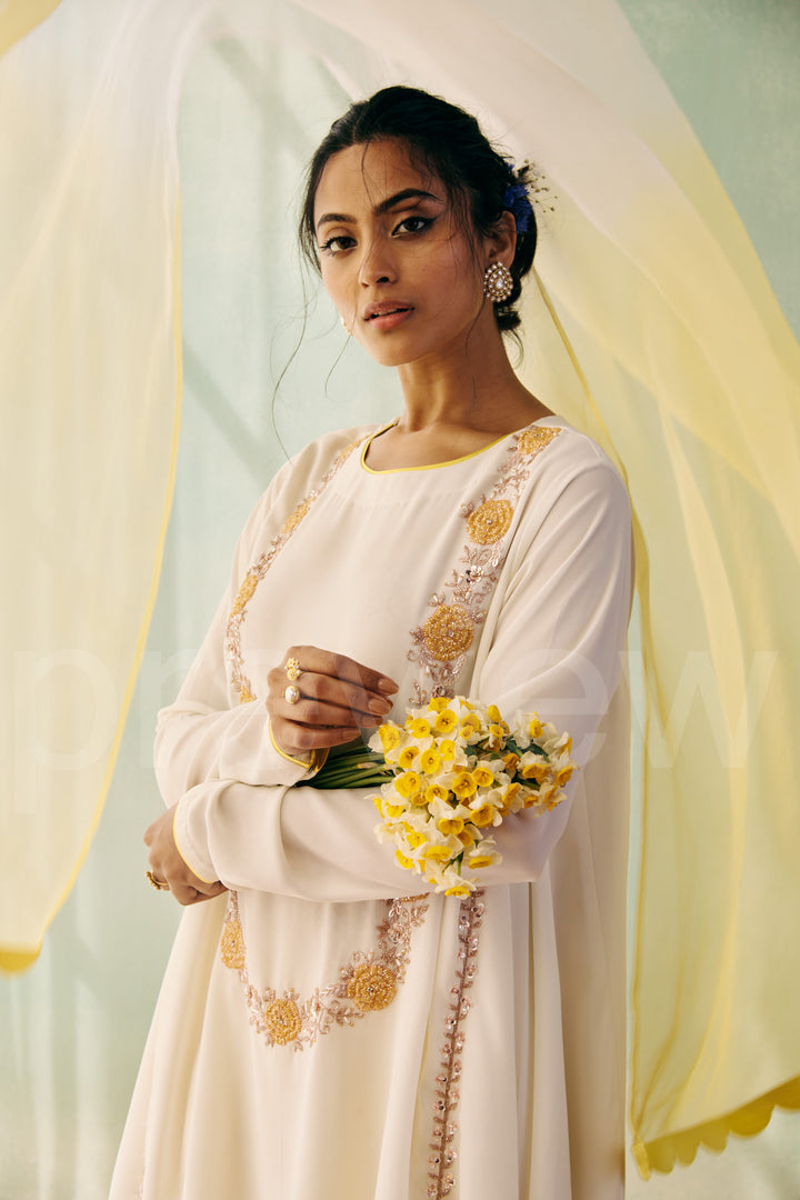short shirt with side circular kali comes along with pleated pant