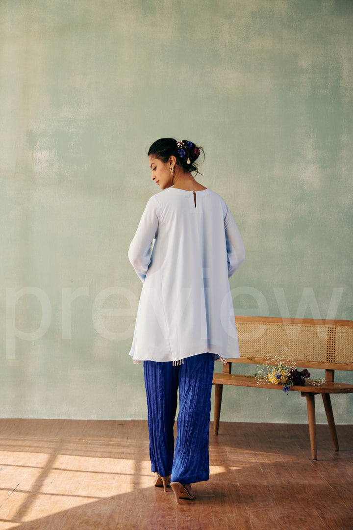 short shirt with side circular kali comes along with pleated pant