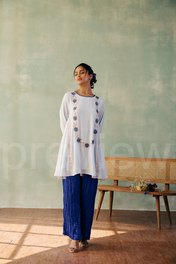 short shirt with side circular kali comes along with pleated pant