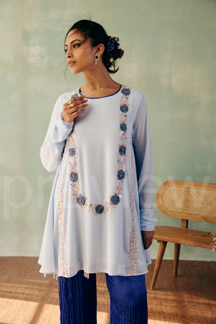 short shirt with side circular kali comes along with pleated pant