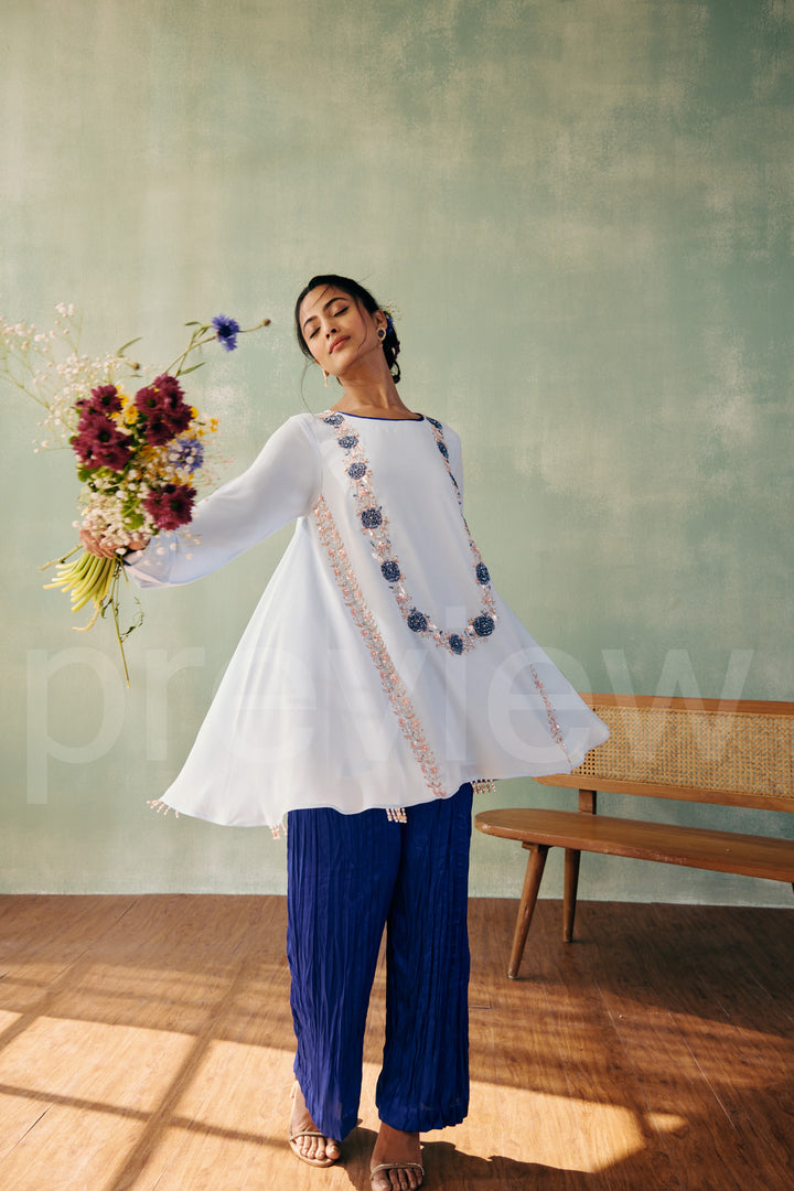 short shirt with side circular kali comes along with pleated pant