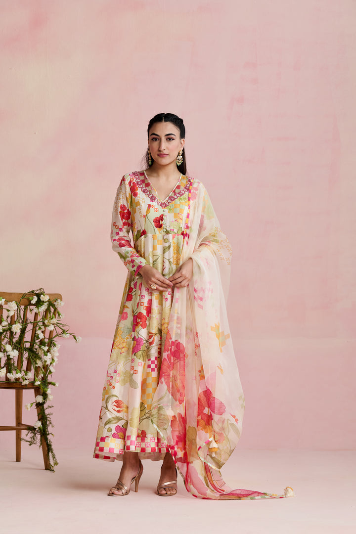 Zoho Anarkali Set