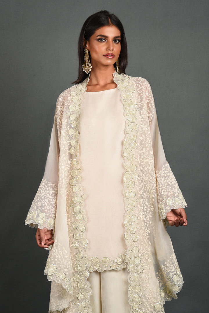 White Dancing Daisies Organza Cape