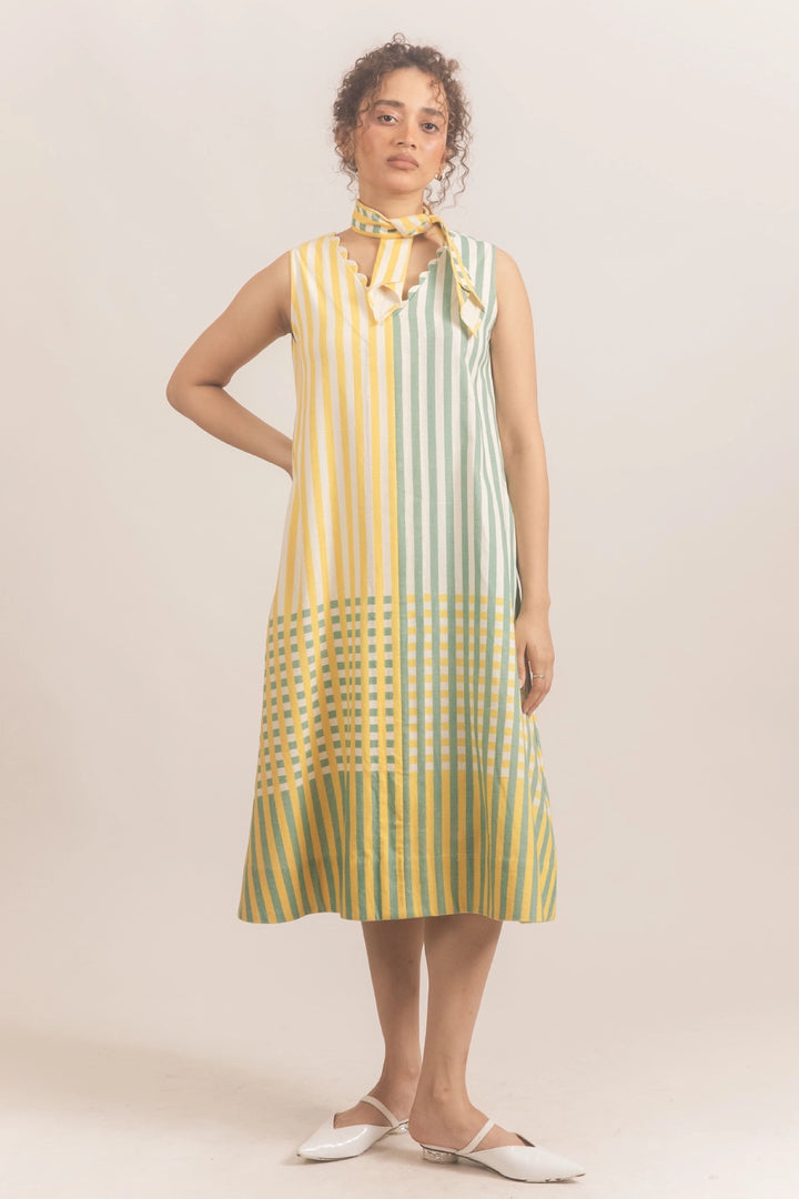 Scallop dress checkered