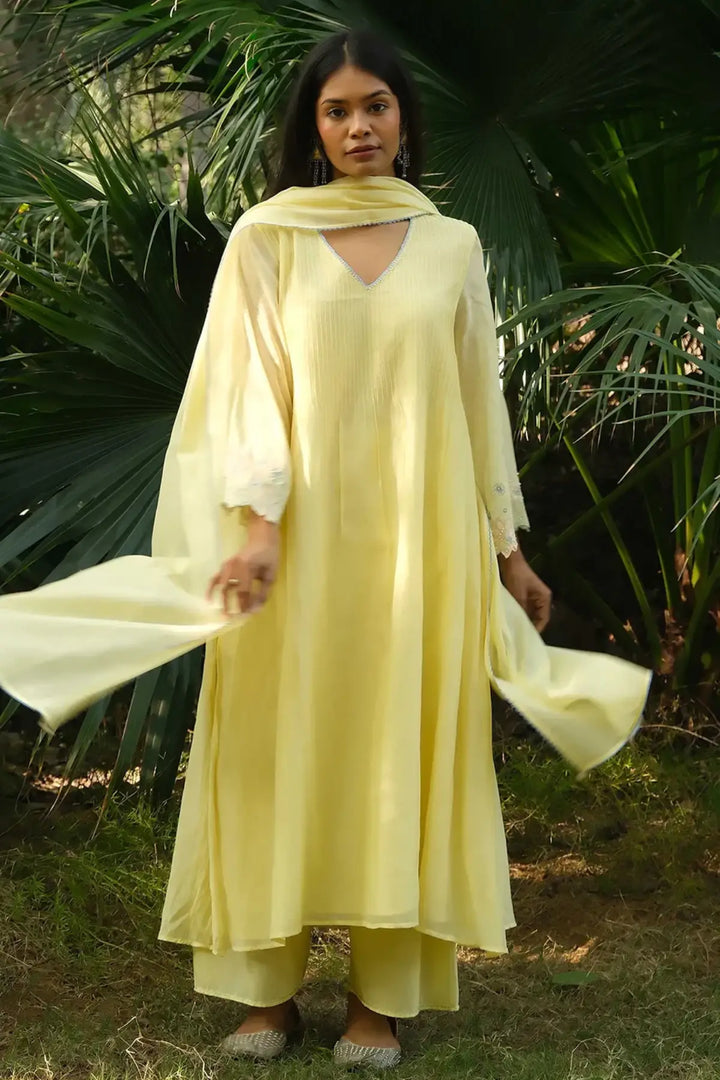 Canary Floral Scallops Kurta Set