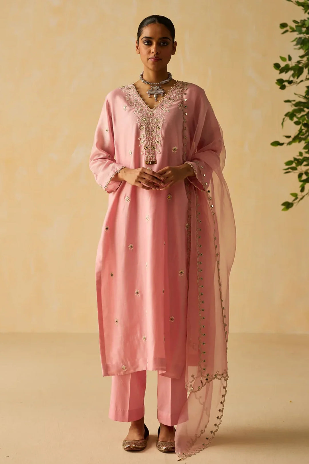 Niyara Kurta Set