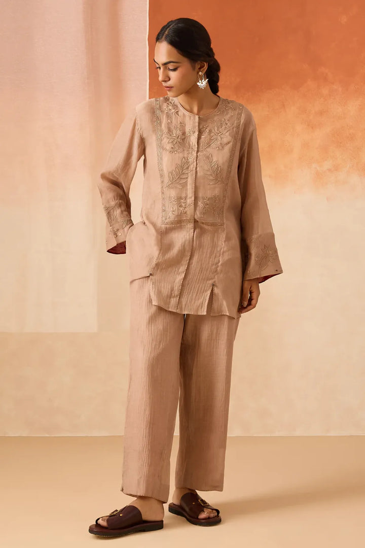 Taupe