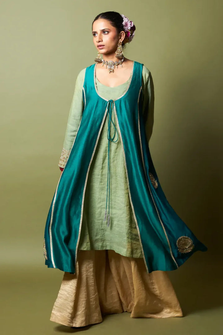 Noor-E-Manik embroidered kurta set