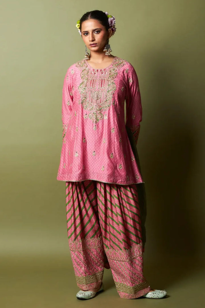 Roshanara embroidered kurta set