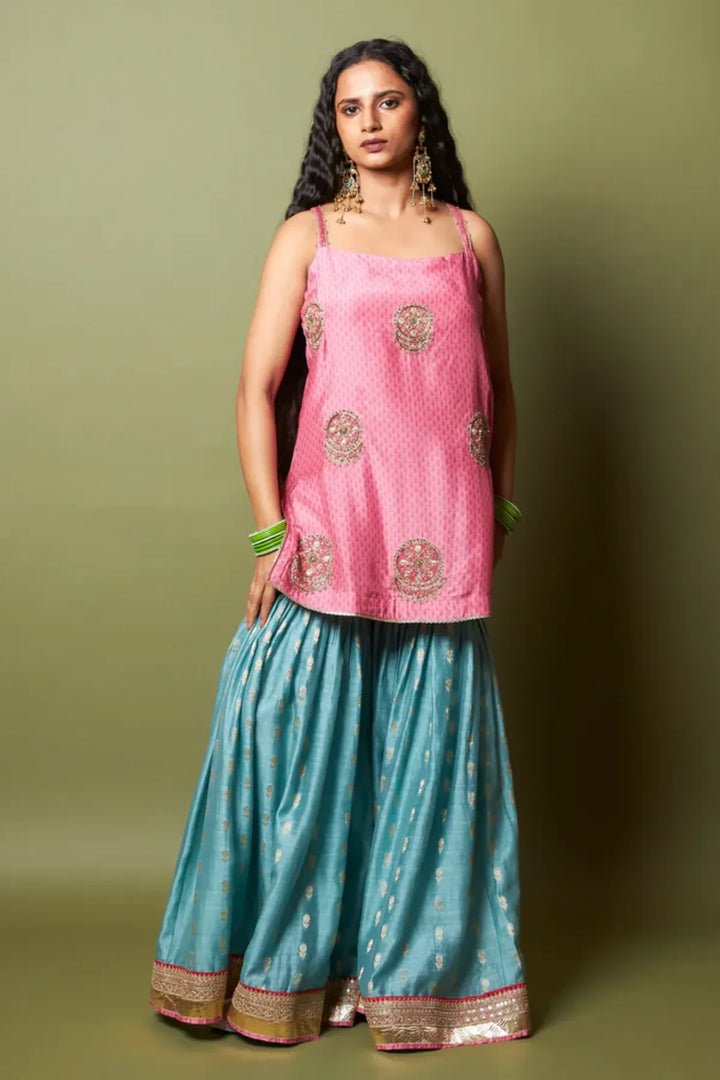 Firozi Gulab embroidered kurta set