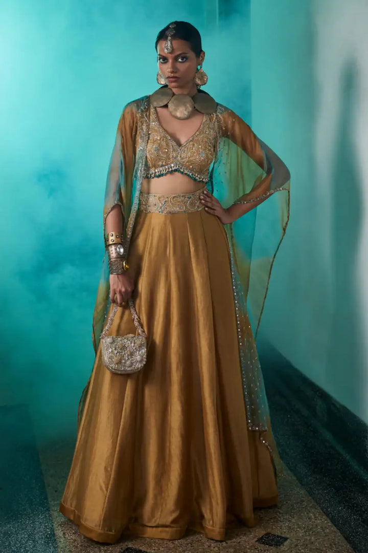 hasrat cape set sunehra