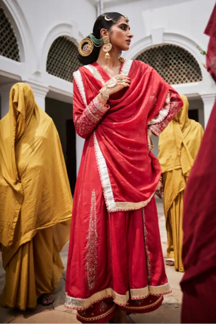 saira anarkali set sindoori