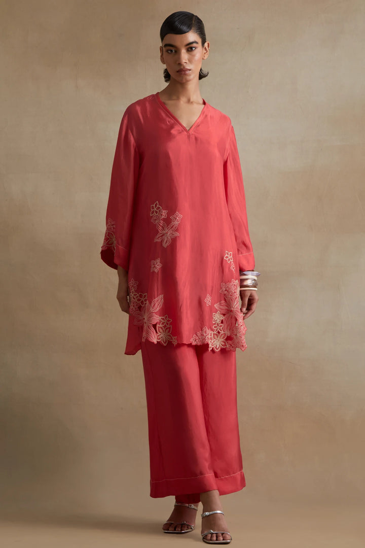Ont551 - Set - Tomato