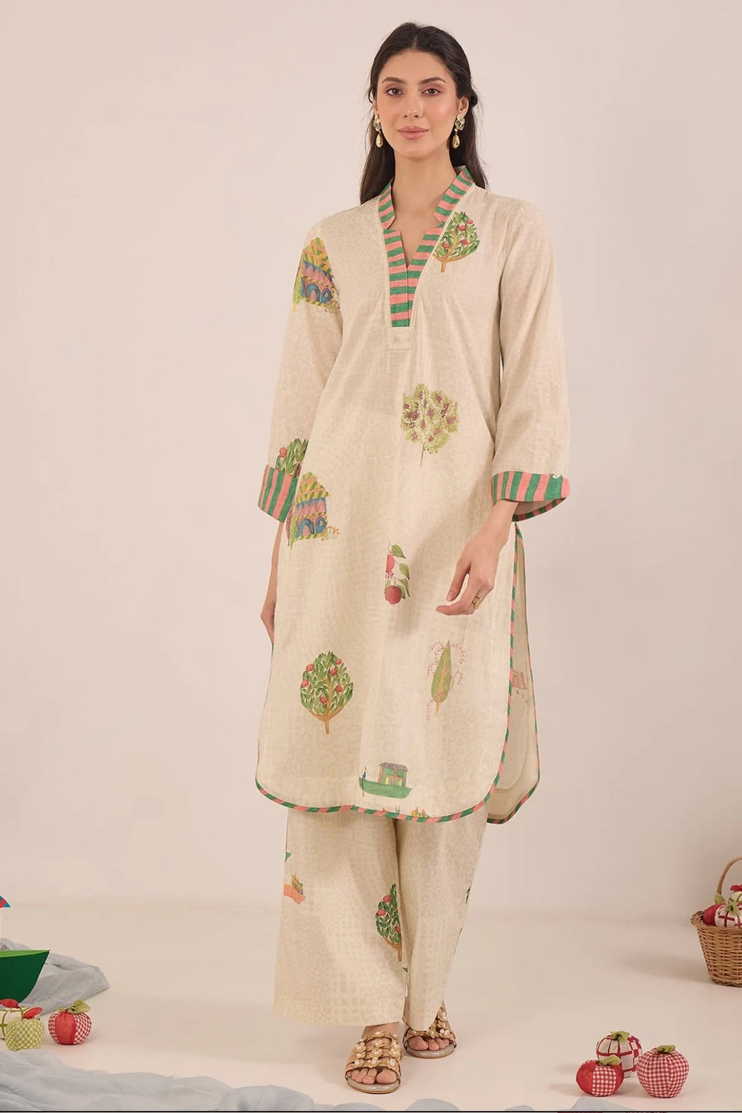 Gulposh: Cotton V-neck Co-ord Set