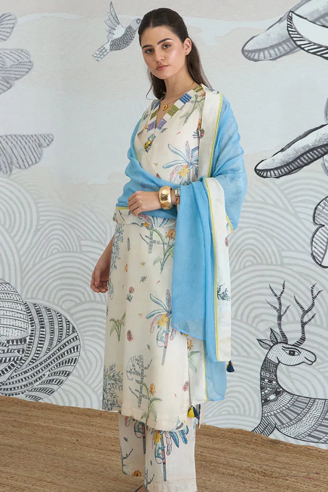 Jungle V-neck Kurta Set