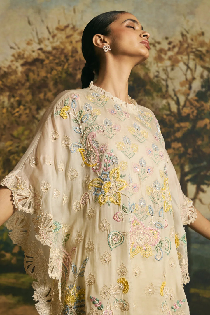 Ivory Paisley Detail Kaftan
