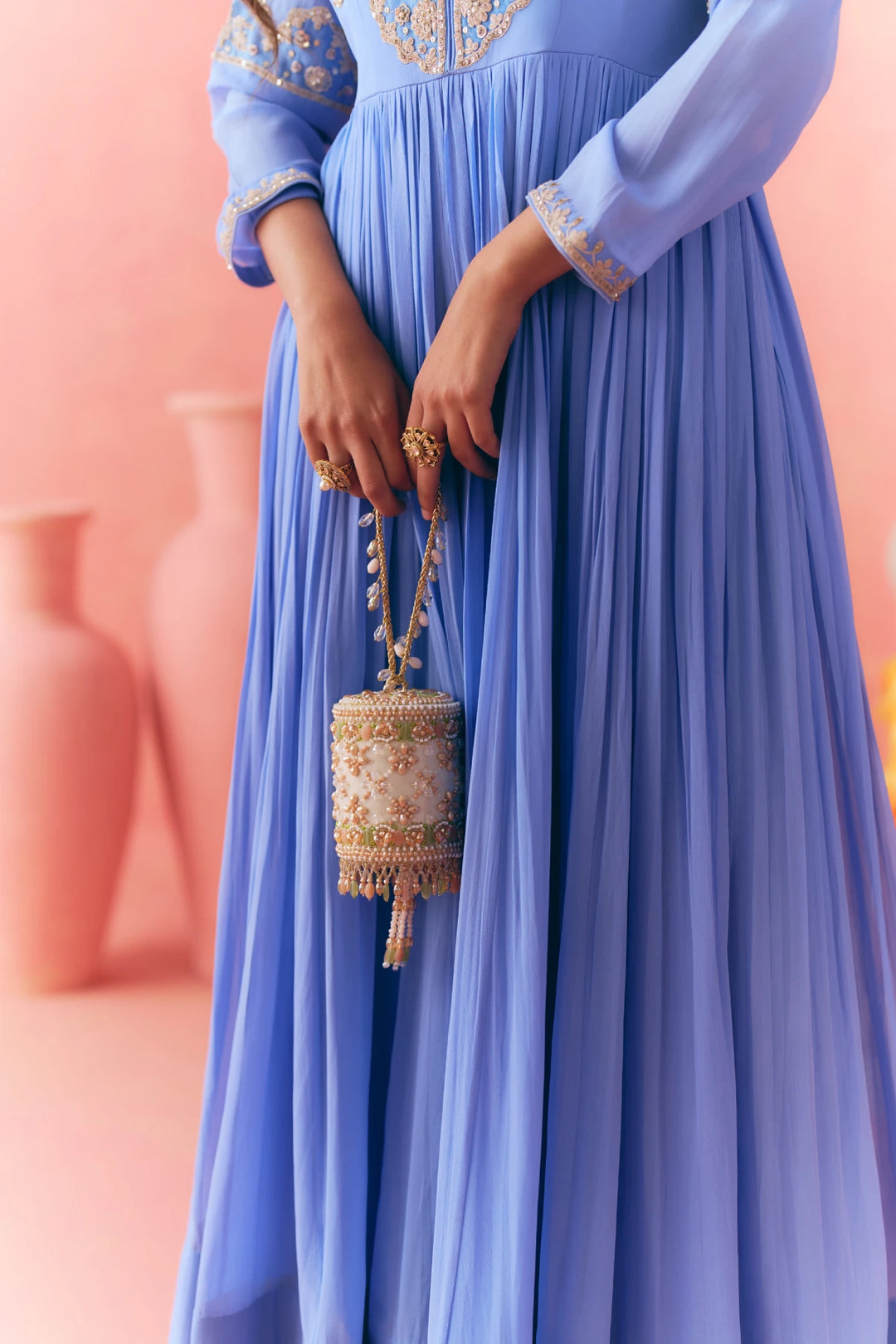M15004 - Areeza