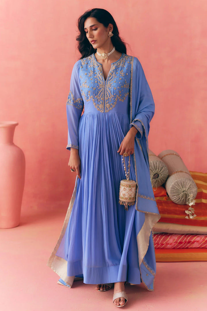M15004 - Areeza