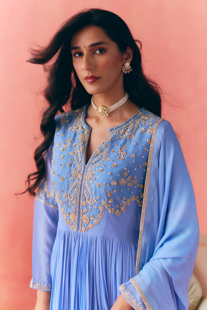 M15004 - Areeza