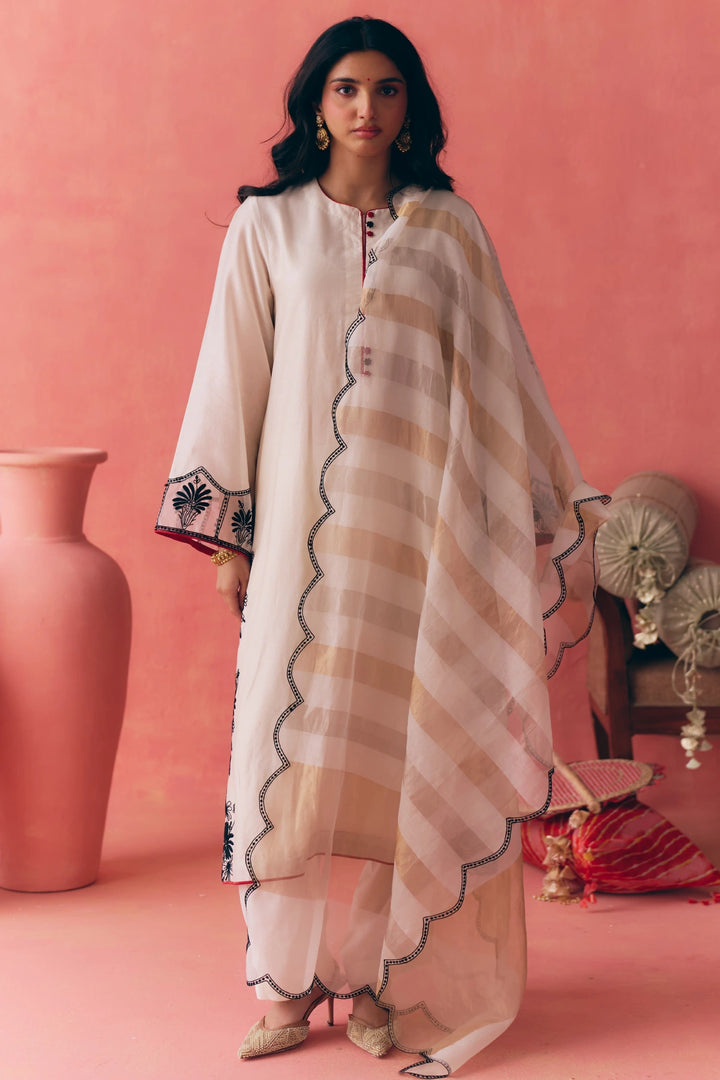 M12053 - Areesha