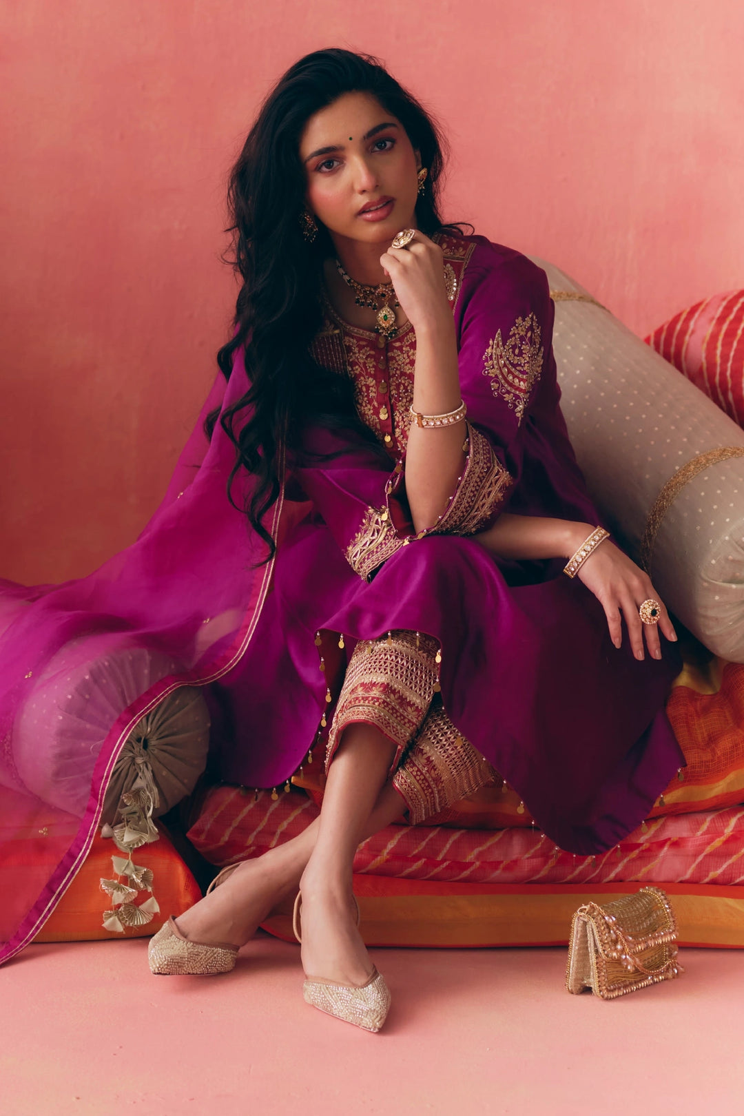 M12058 - Zaina