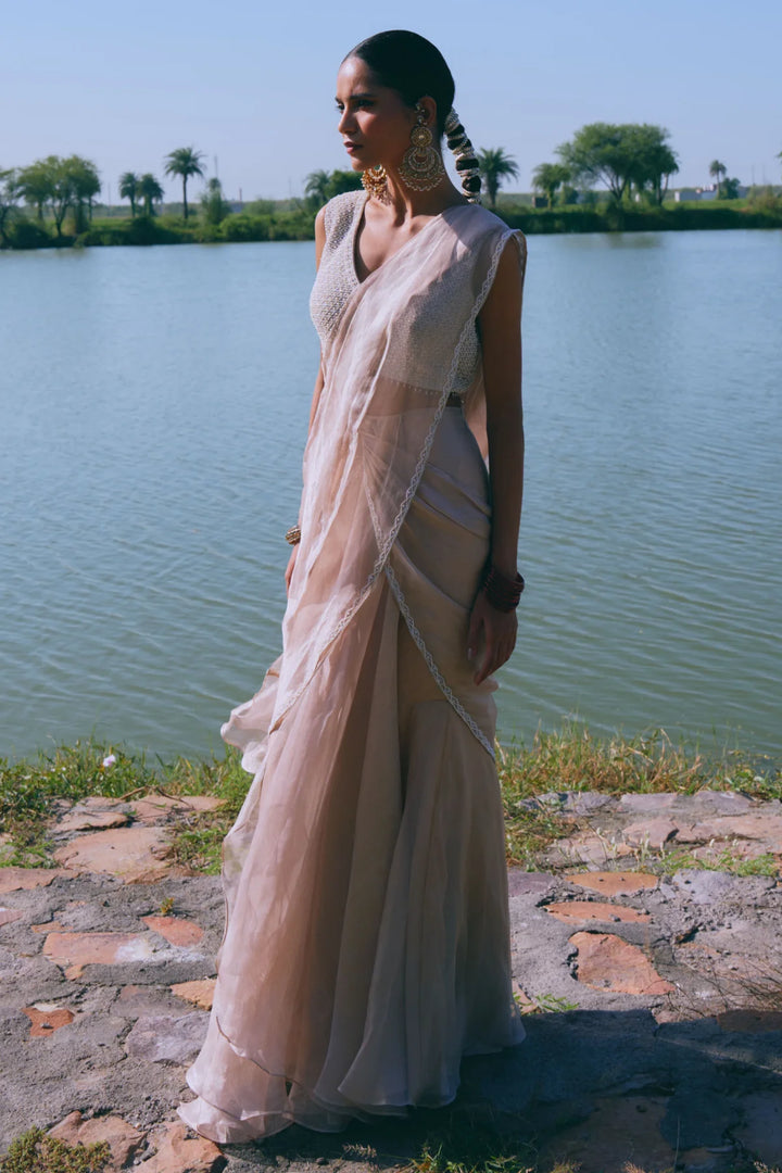 M8000 - Mehnaz