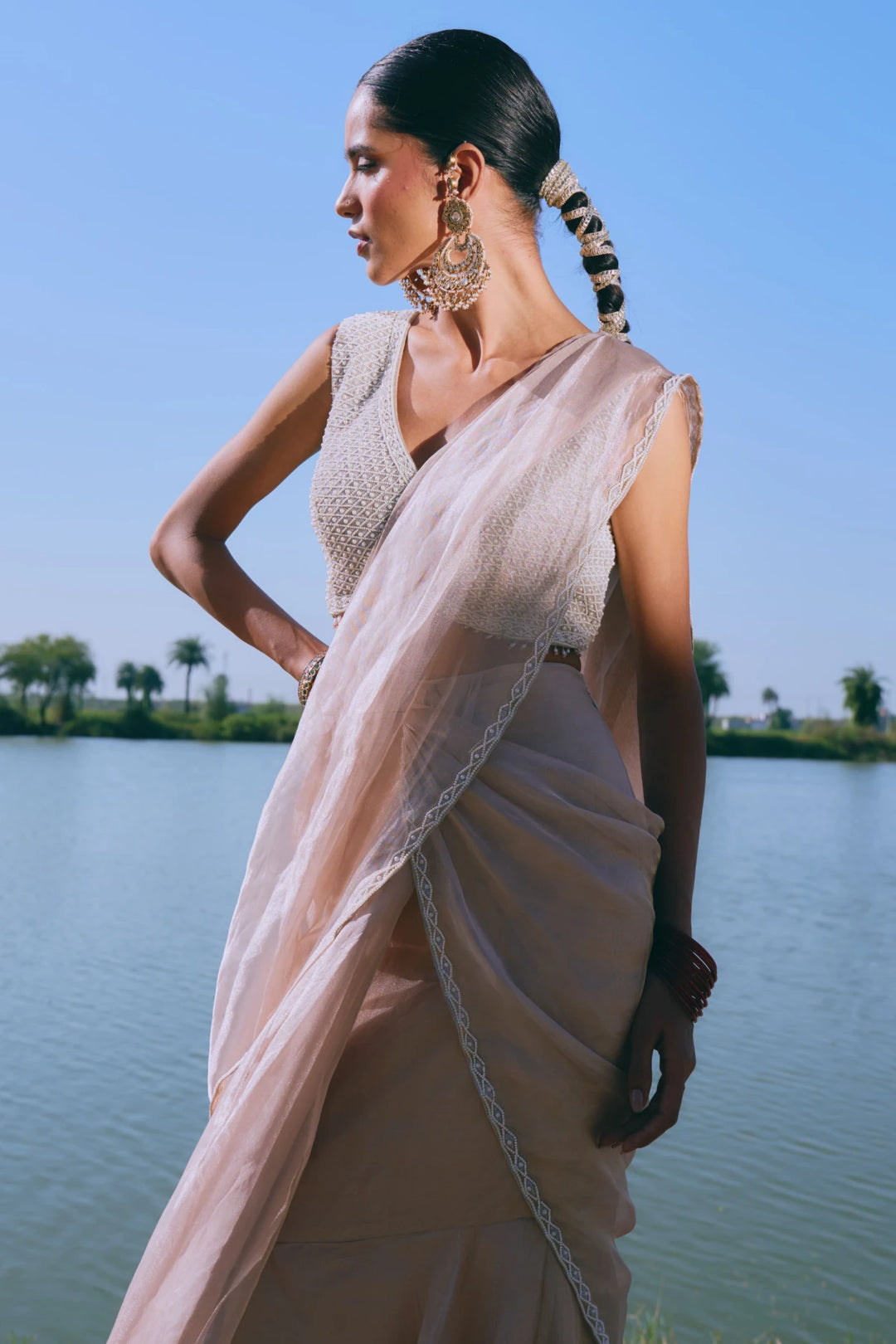 M8000 - Mehnaz
