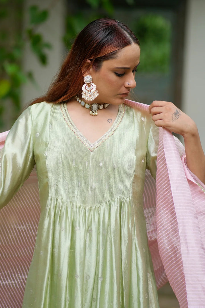 Silk V neck kurta W pintuck & buta on sleeve W contrast dupatta & matching pants