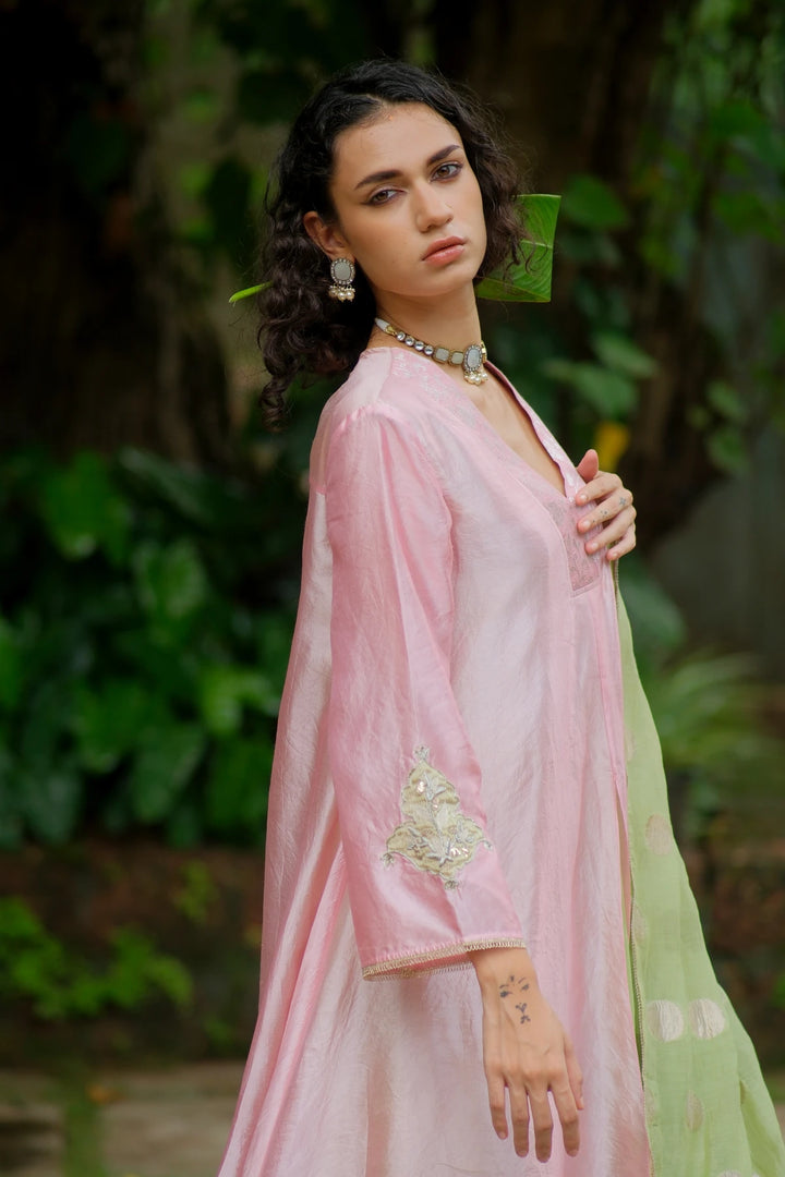 Double layer kurta W sleeve emb W contrast dupatta & matching pants
