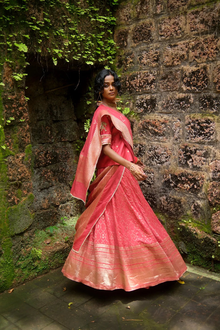 Antique benerasi woven lehenga W choli & benerasi dupatta