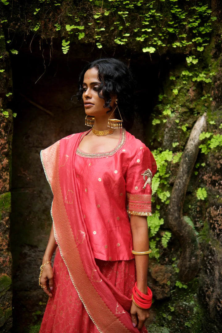 Antique benerasi woven lehenga W choli & benerasi dupatta