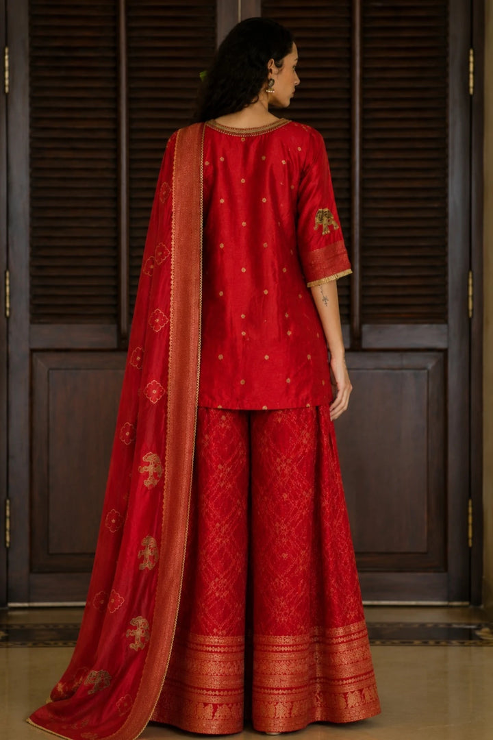 Matka neck short kurta W elephant buta at sleeve W antique benerasi pallazo & dupatta