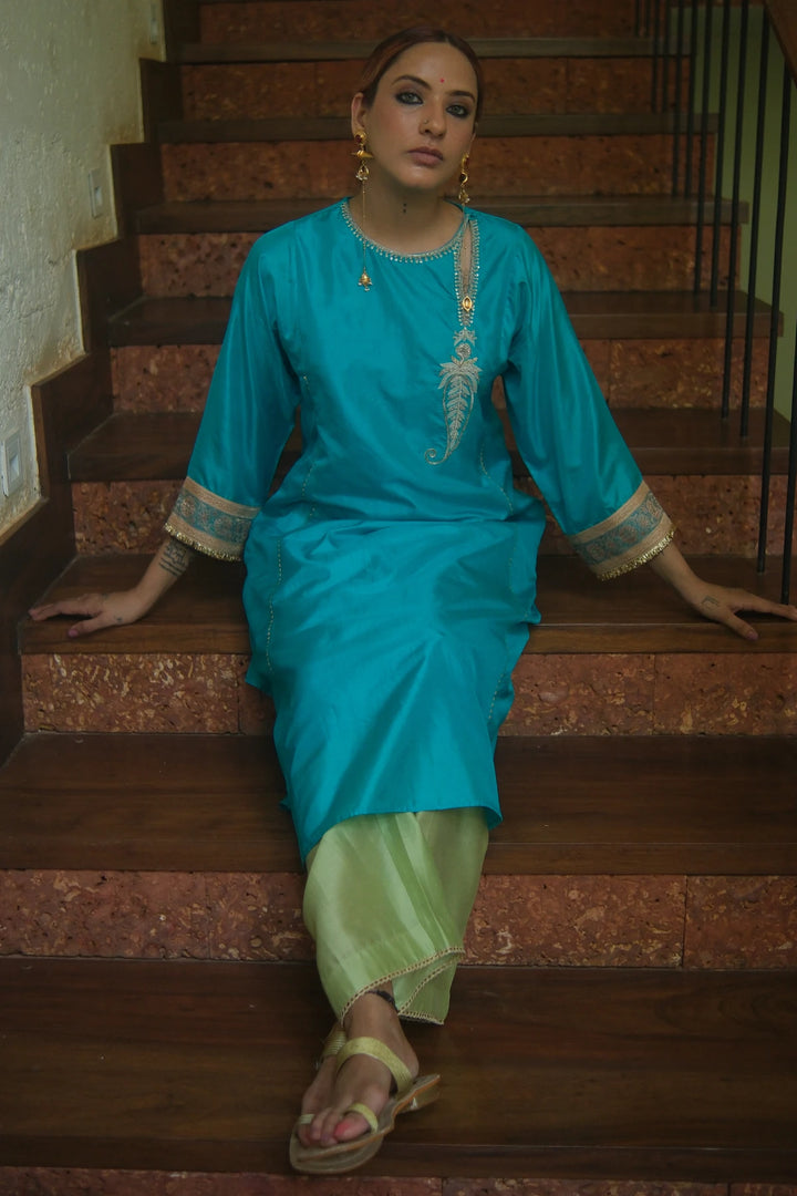 Silk kurta W assymetric key hole & paisley embroidery W contrast pants