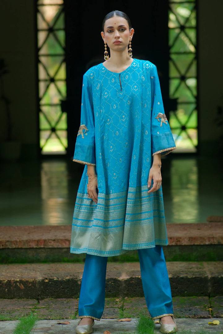 Antique benerasi woven kurta W sleeve handwork W dupatta & matching pants
