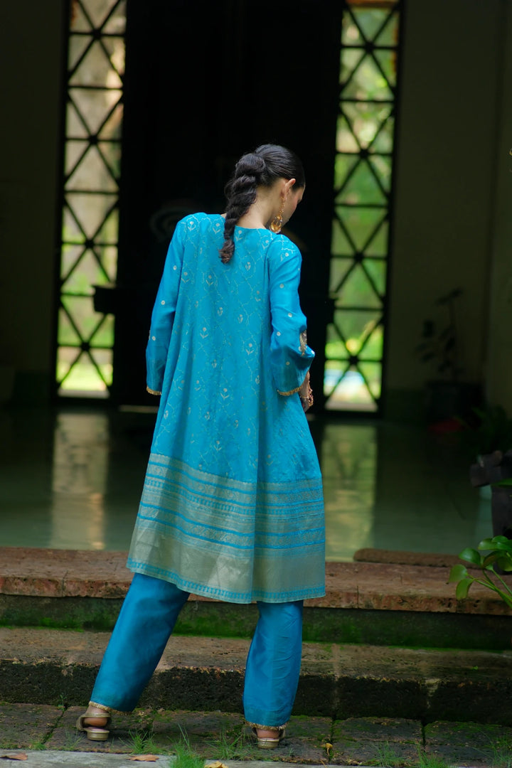 Antique benerasi woven kurta W sleeve handwork W dupatta & matching pants
