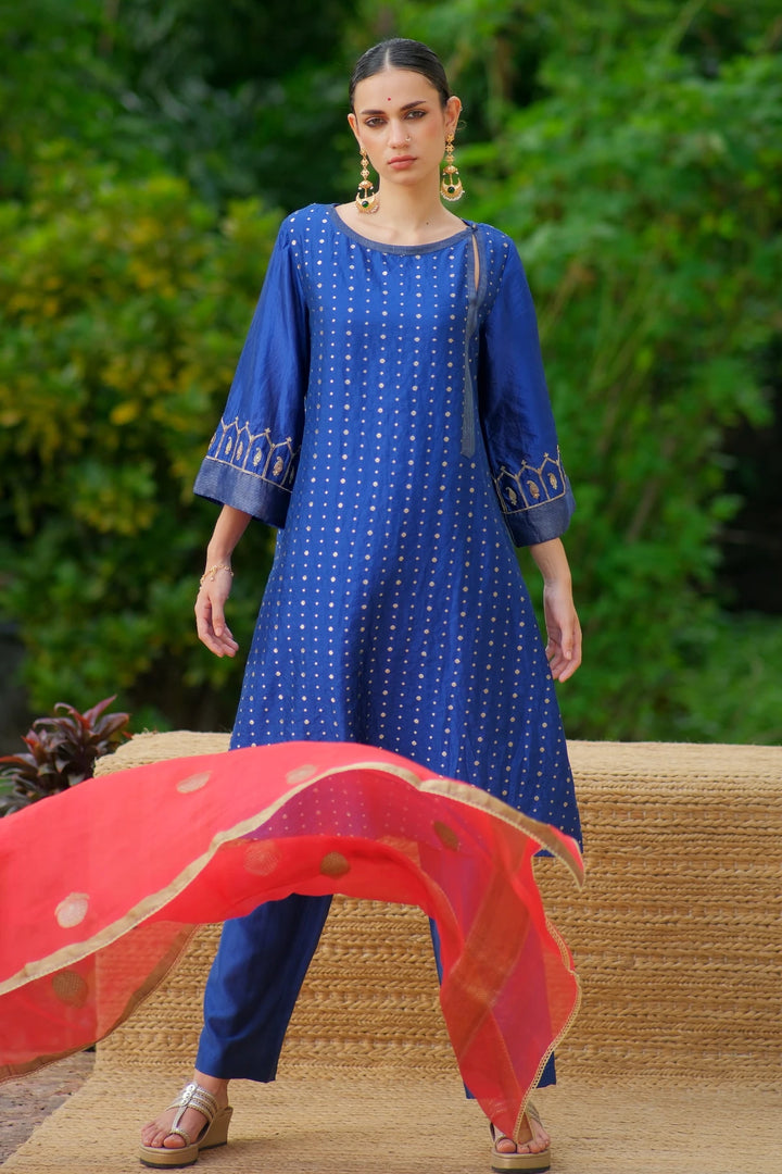 Brocade kurta W temple handwork on sleeve W contrast dupatta & matching pants